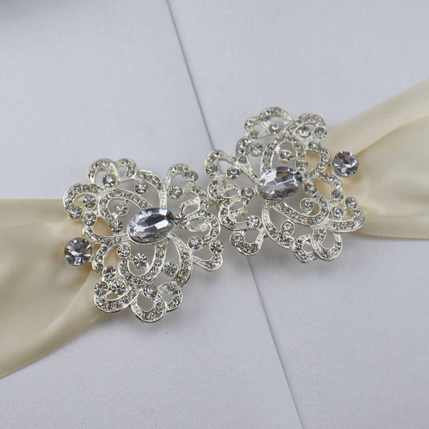Hard Cover Invitation Card Elegant  Wedding Invitation with Delicate Buckle
